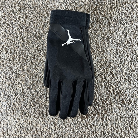 jordan hyperwarm gloves